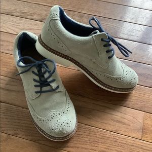 Boys Dress Shoes Wingtip Suede Cream (size 13)